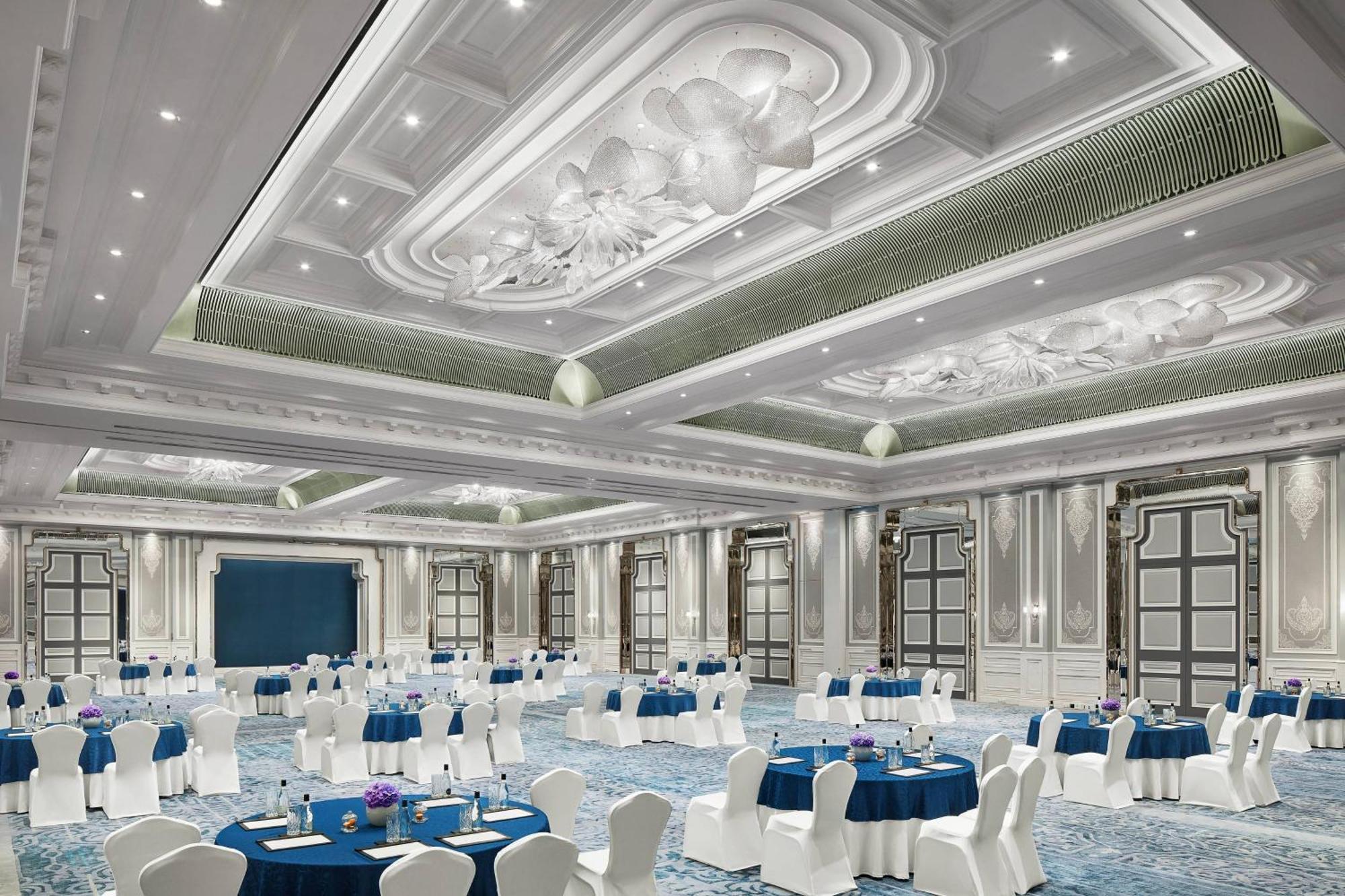 The Ritz-Carlton, Pune Zewnętrze zdjęcie