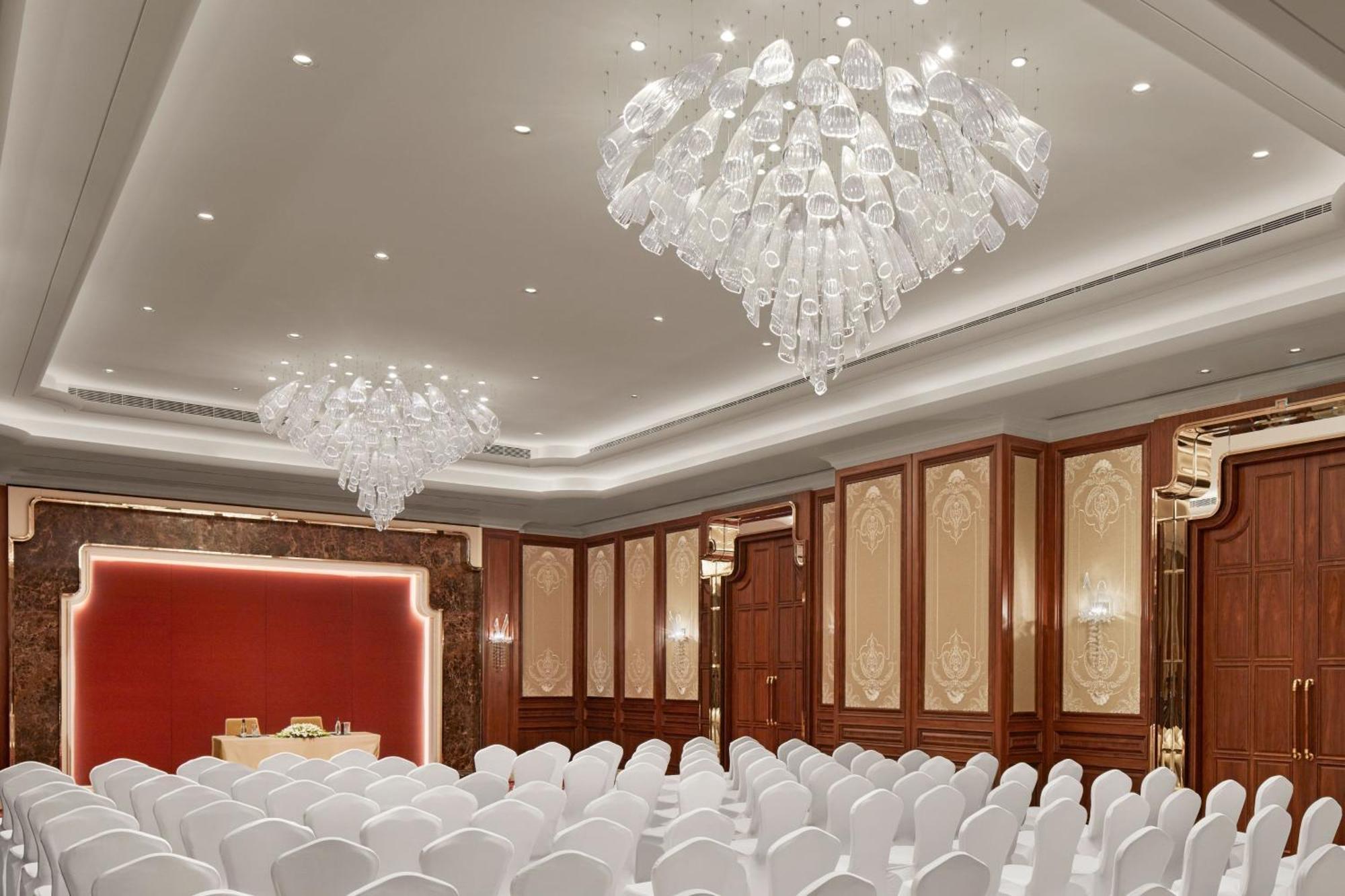 The Ritz-Carlton, Pune Zewnętrze zdjęcie