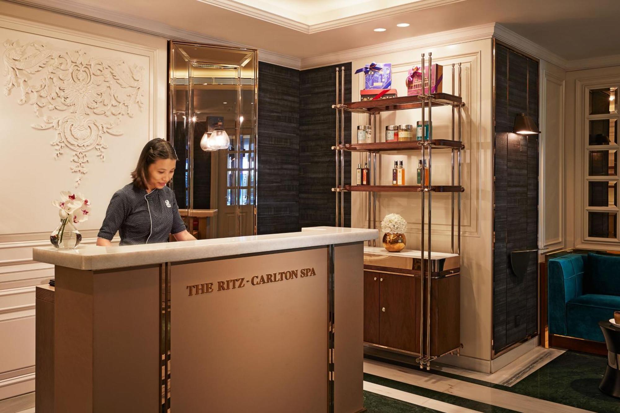 The Ritz-Carlton, Pune Zewnętrze zdjęcie
