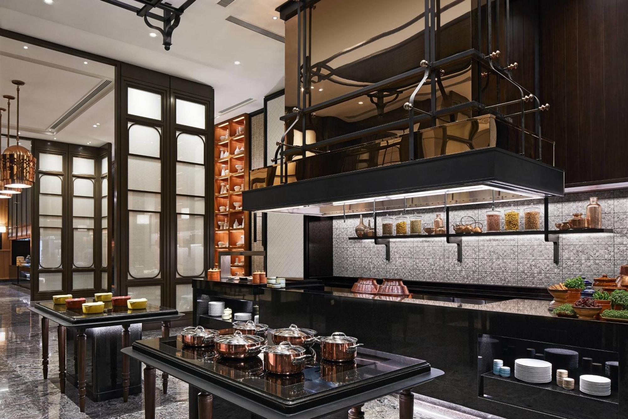 The Ritz-Carlton, Pune Zewnętrze zdjęcie
