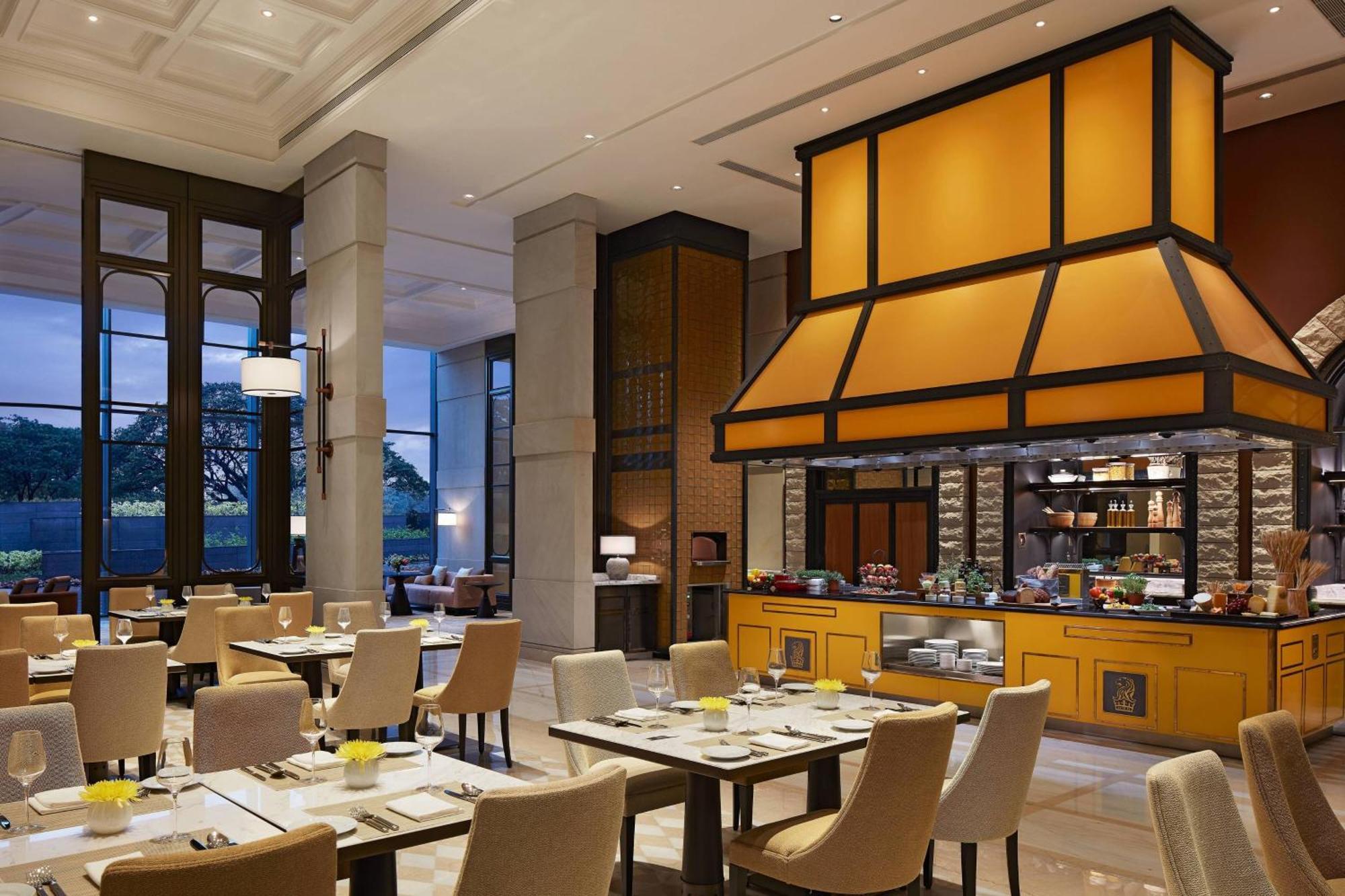 The Ritz-Carlton, Pune Zewnętrze zdjęcie