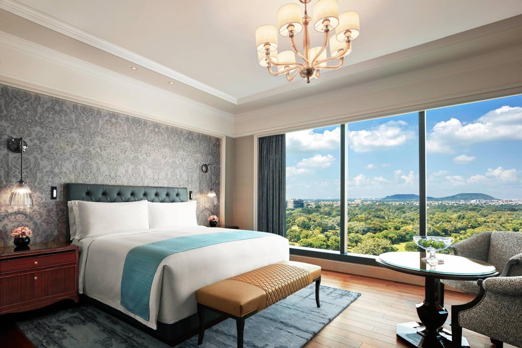 The Ritz-Carlton, Pune Zewnętrze zdjęcie